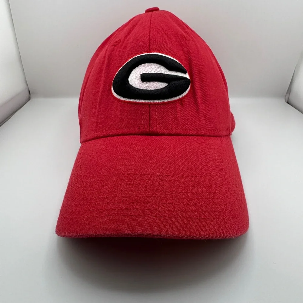 Nike Team Georgia Bulldogs Hat Unisex OSFM Red Excellent Embroidered Logo Cap